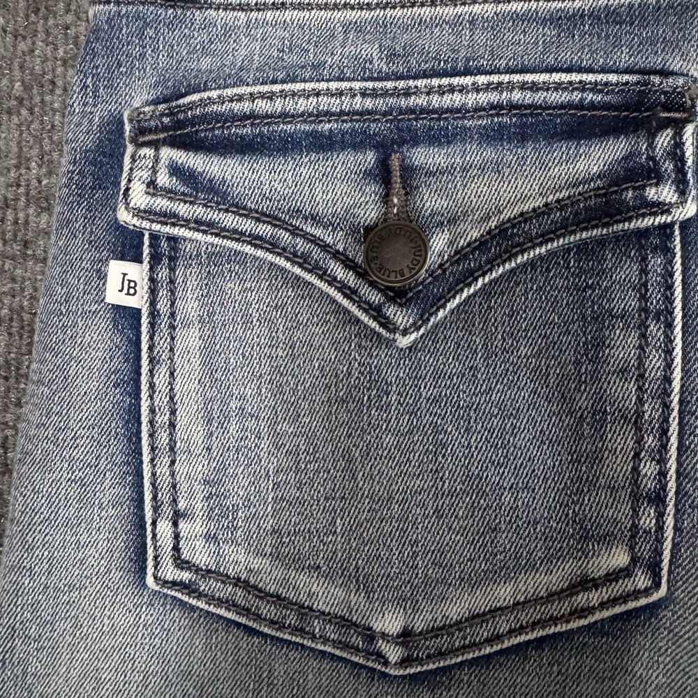Judy Blue Med Wash Blue Denim Shorts Women's Size M Regular Fit Back Flap Pocket - Picture 4 of 6